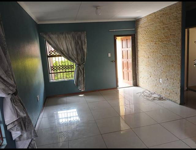 2 BEDROOM TOWNHOUSE FOR SALE IN HEATHERVIEW